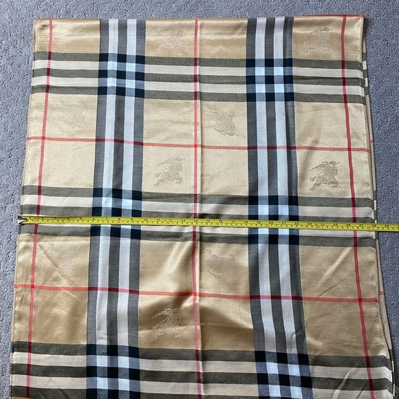 Burberry "Raspberry Sorbet Check" Scarf with Tags - Picture 11 of 12